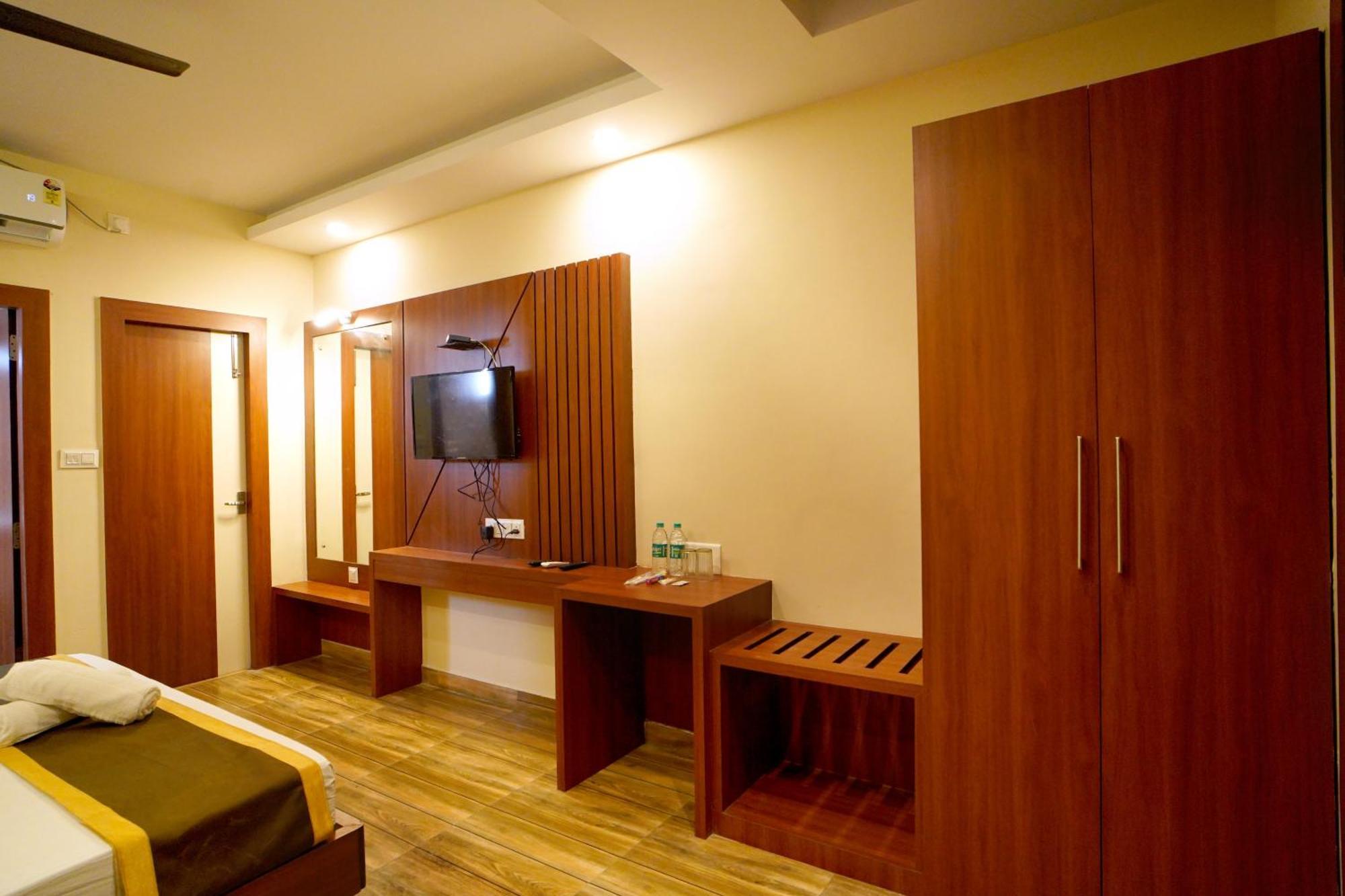 Royal Sea View !! Beach Front With Free Wifi !! Digha  Exterior photo